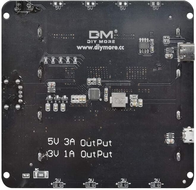 4'lü Anahtarlı 18650 Lityum Pil Yuvası V8 Mikro USB - 4