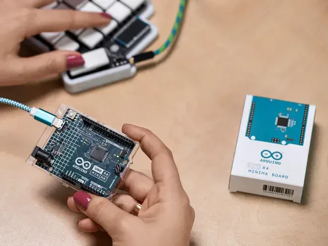 Arduino UNO R4 Minima - 6