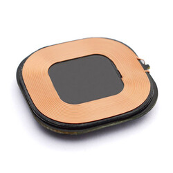 Crazyflie 2.0 - Qi inductive charging expansion board 