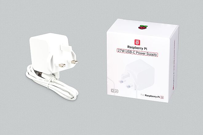 Raspberry Pi 27W USB-C Power Supply White UK - 1